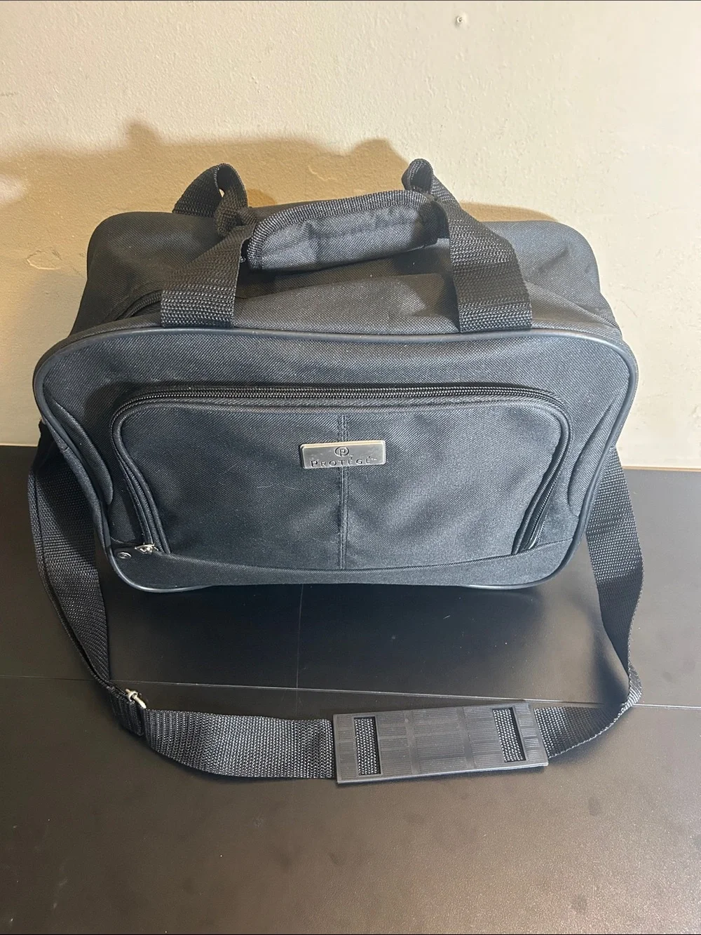 Protege Collection protege black